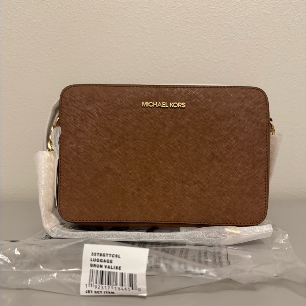 NWT 🎉 Michal Kors Jet Set Large Saffiano Leather Crossbody Bag